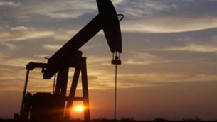 ΙΕΑ: «Καμπανάκι» για τις επενδύσεις και τις τιμές του πετρελαίου