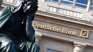 Deutsche Bank: Μείωσε κατά 80% τα μπόνους