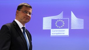 Ντομπρόβσκις: Η ΕΕ θα συνεχίσει να παρακολουθεί τις αγορές εικονικού νομίσματος