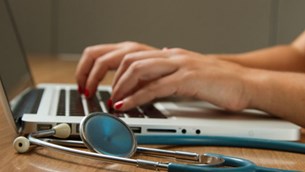 Ιατρικές βεβαιώσεις μέσω sms και mail – Η διαδικασία ηλεκτρονικής έκδοσής τους