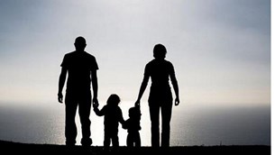 Εθνικό σχέδιο δράσης για τη στήριξη της οικογένειας – Τα μέτρα που εξετάζει η κυβέρνηση