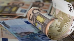 ΕΕ: Έκδοση μακροπρόθεσμων ομολόγων 50 δισ. ευρώ για τη χρηματοδότηση του Ταμείου Ανάκαμψης