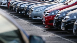 Κατά 10% μειώθηκαν οι πωλήσεις καινούργιων αυτοκινήτων το 2021