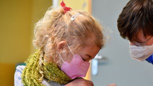 Κορονοϊός: Εμβολιαστικές γραμμές για παιδιά 5-11 ετών σε 26 νησιά