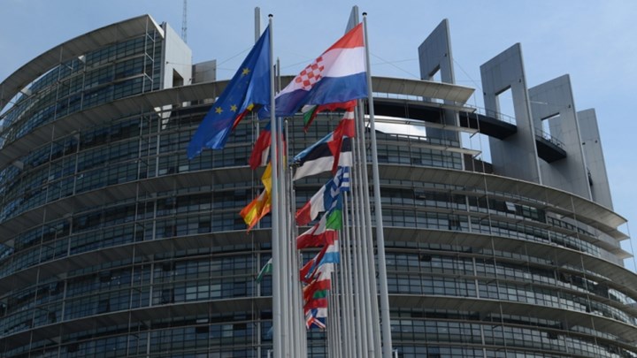 Ευρωκοινοβούλιο: Η ΕΕ να υπερασπιστεί τη βιομηχανία και τις θέσεις εργασίας απέναντι στην Κίνα Ευρωκοινοβούλιο: Η ΕΕ να υπερασπιστεί τη βιομηχανία και τις θέσεις εργασίας απέναντι στην Κίνα