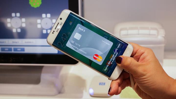 Samsung και Alibaba ενώνουν τις δυνάμεις τους σε μία στρατηγική συνεργασία Samsung και Alibaba ενώνουν τις δυνάμεις τους σε μία στρατηγική συνεργασία