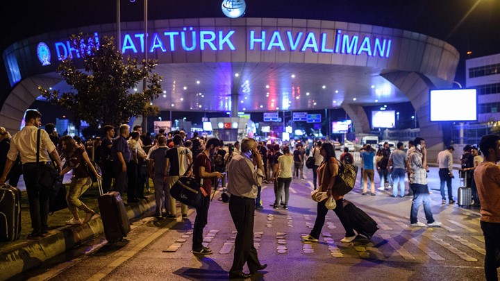 BfV: Δεν αποκλείει επιθέσεις όπως αυτές της Κωνσταντινούπολης στη Γερμανία