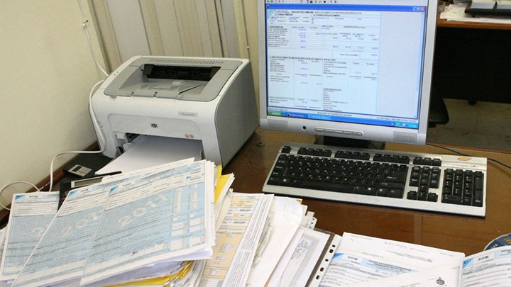 Φορολογούν τα κοινωνικά επιδόματα Φορολογούν τα κοινωνικά επιδόματα