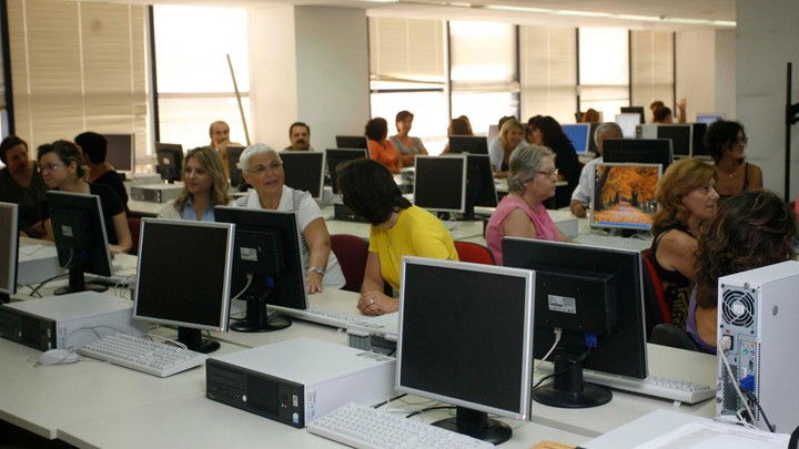 Δημόσιο: Τα μπόνους και οι παγίδες για σύνταξη από τα 55 Δημόσιο: Τα μπόνους και οι παγίδες για σύνταξη από τα 55