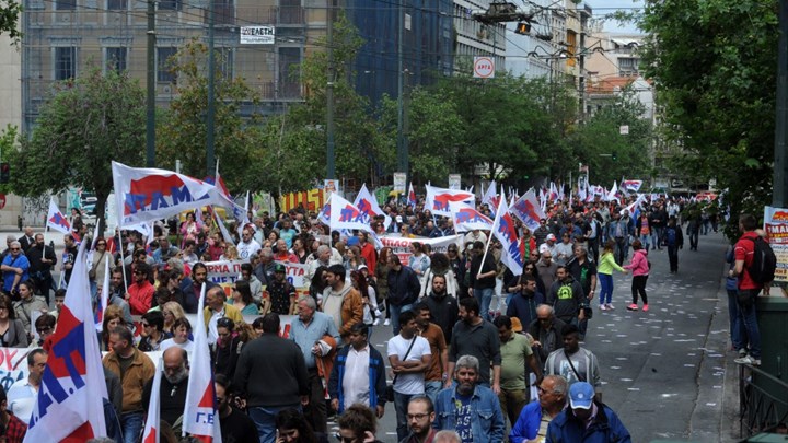 Συλλαλητήριο στο Σύνταγμα για τις συλλογικές συμβάσεις εργασίας Συλλαλητήριο στο Σύνταγμα για τις συλλογικές συμβάσεις εργασίας