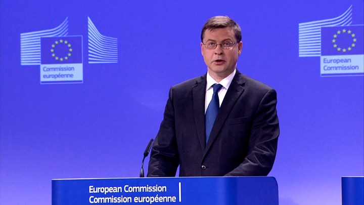 Ντομπρόβσκις: Εξετάζουμε μέτρα που θα ικανοποιούσαν το ΔΝΤ Ντομπρόβσκις: Εξετάζουμε μέτρα που θα ικανοποιούσαν το ΔΝΤ