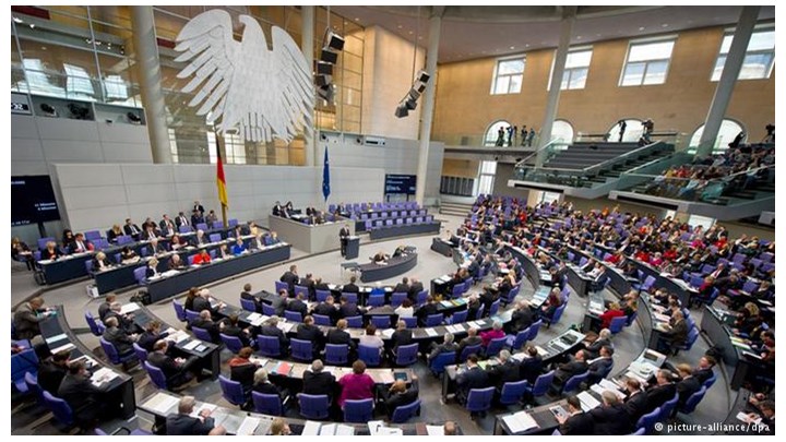 Reuters: Δεν θα τεθεί στην Ολομέλεια της Bundestag η συμφωνία για την Ελλάδα Reuters: Δεν θα τεθεί στην Ολομέλεια της Bundestag η συμφωνία για την Ελλάδα