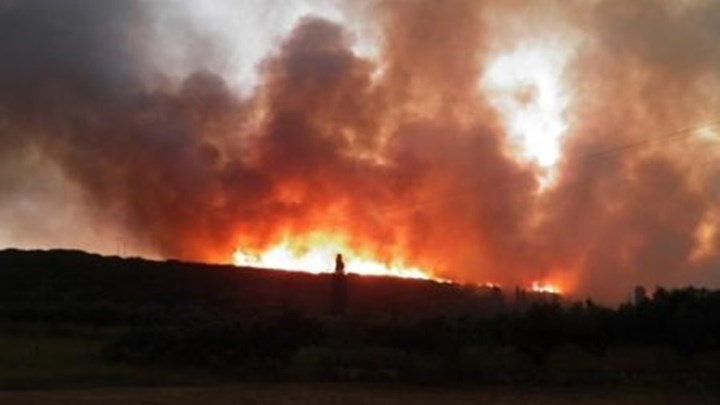 Εκκενώθηκε οικισμός στα Κύθηρα - ΒΙΝΤΕΟ Εκκενώθηκε οικισμός στα Κύθηρα - ΒΙΝΤΕΟ