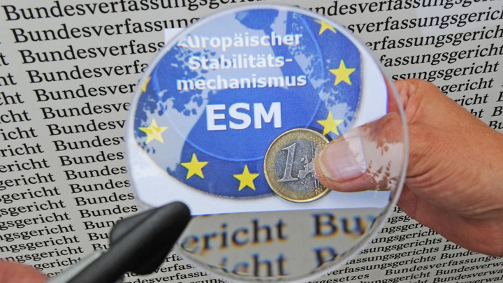 Το ευρωπαϊκό ΔΝΤ και η κόντρα για τη μεταρρύθμιση του ευρώ