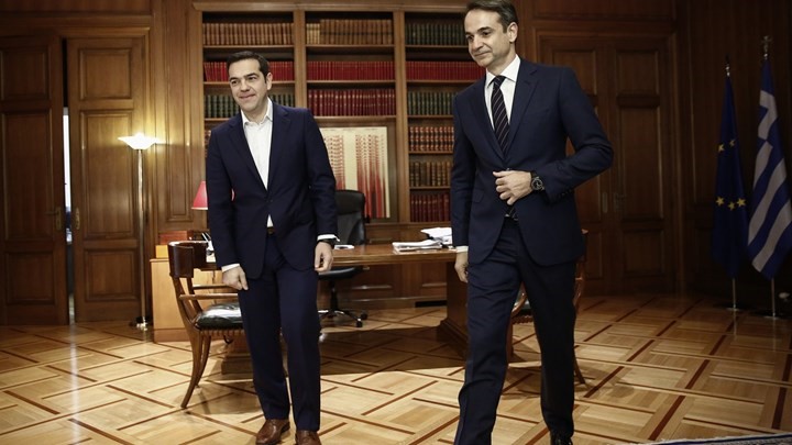 Οι φωτογραφίες της αμηχανίας στη συνάντηση Τσίπρα-Μητσοτάκη Οι φωτογραφίες της αμηχανίας στη συνάντηση Τσίπρα-Μητσοτάκη