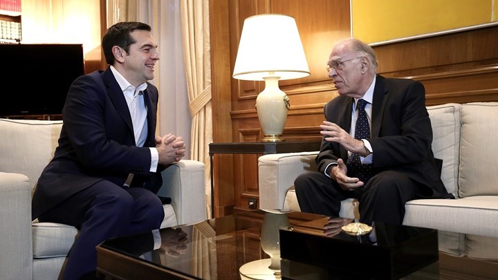 Το Μαξίμου διαψεύδει τον Λεβέντη για την συνομιλία του με τον Τσίπρα Το Μαξίμου διαψεύδει τον Λεβέντη για την συνομιλία του με τον Τσίπρα