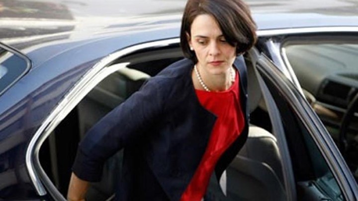 "?Αυλαία"? για τη... σκληρή του ΔΝΤ, Ντέλια Βελκουλέσκου στο Eurogroup - ΦΩΤΟ "?Αυλαία"? για τη... σκληρή του ΔΝΤ, Ντέλια Βελκουλέσκου στο Eurogroup - ΦΩΤΟ