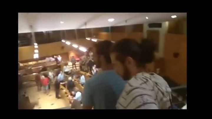 Τραγούδησαν το «Μακεδονία ξακουστή» σε εκδήλωση του ΣΥΡΙΖΑ - ΒΙΝΤΕΟ Τραγούδησαν το «Μακεδονία ξακουστή» σε εκδήλωση του ΣΥΡΙΖΑ - ΒΙΝΤΕΟ