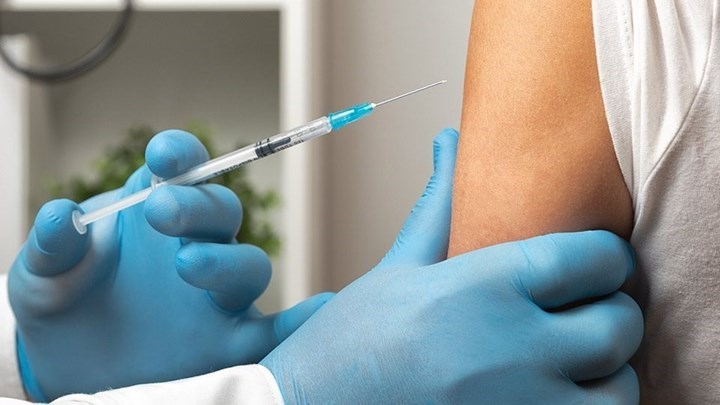 Εταιρεία στη Λάρισα δίνει μπόνους 500 ευρώ σε κάθε εργαζόμενο που εμβολιάζεται