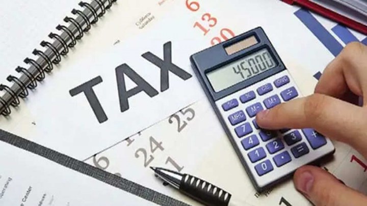 Δουλεύουμε 179 ημέρες τον χρόνο για να πληρώνουμε φόρους και εισφορές Δουλεύουμε 179 ημέρες τον χρόνο για να πληρώνουμε φόρους και εισφορές