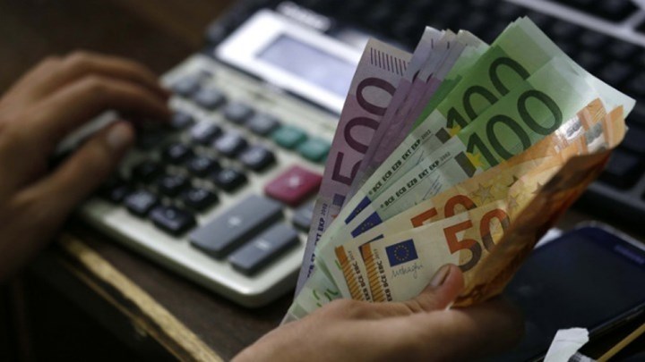 Βγήκε ο «λογαριασμός» για τις Επιστρεπτέες Προκαταβολές - Ποιοι επαγγελματίες δεν πληρώνουν ευρώ 