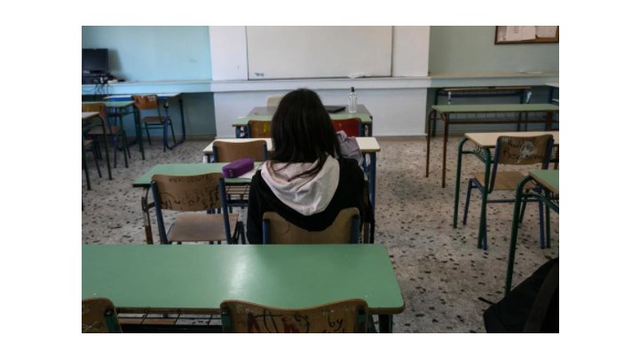 Κορονοϊός: Τι ισχύει για την άδεια των εργαζόμενων γονέων που τα παιδιά τους νοσούν – Όσα προβλέπει η τροπολογία